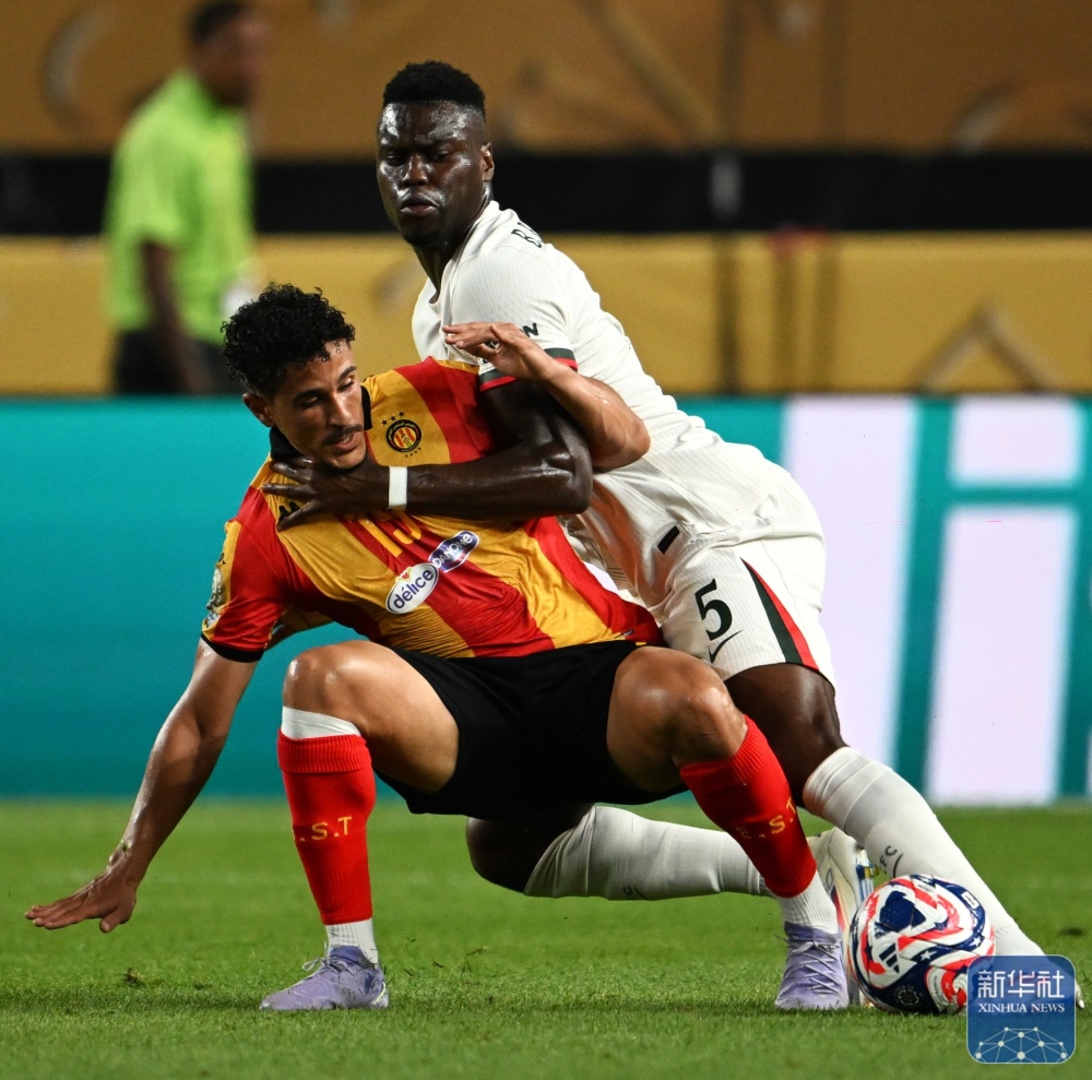 世俱杯-古斯托造乌龙绝杀切尔西2-1进四强的简单介绍